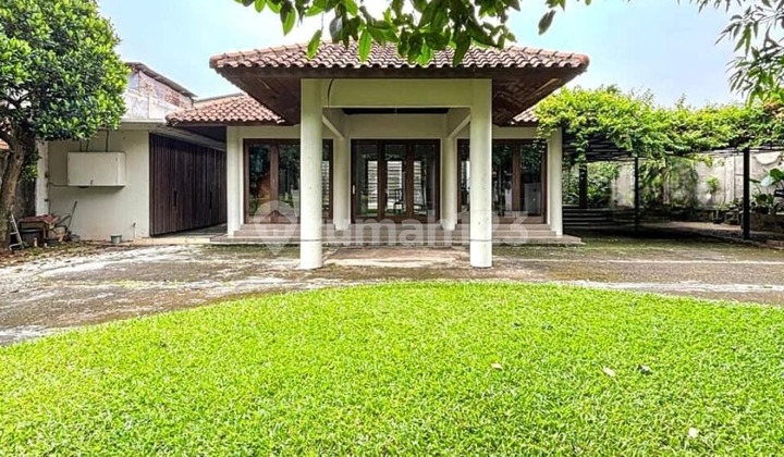 For Sale Rumah Siap Huni Halaman Luas & Hadap Utara - Veteran 2