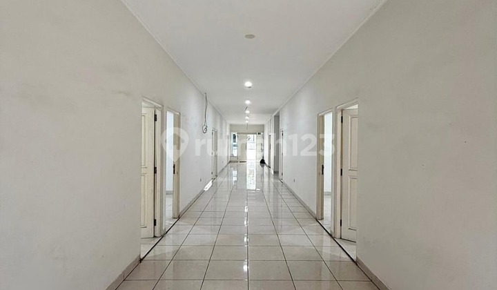 For Sale Rumah Kost 2,5 lantai, 18 Kamar, Hadap Timur