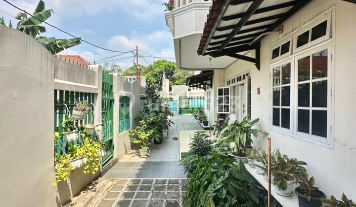 For Sale Rumah 2 Lantai Posisi Hoek & Semi Furnished 2