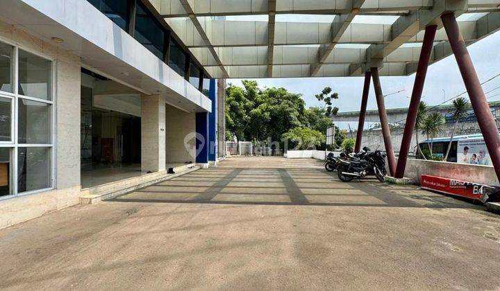 For Sale Gedung 6 Lantai + Rooftop Dekat ke Pintu Tol JORR 2