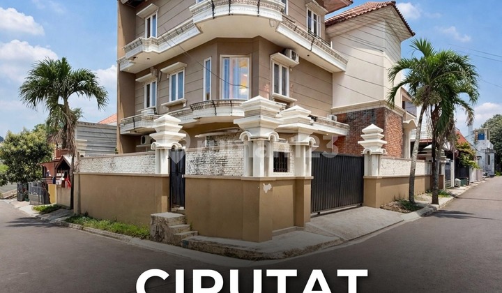 For Sale Rumah 3 Lantai Dalam Cluster Posisi Hoek