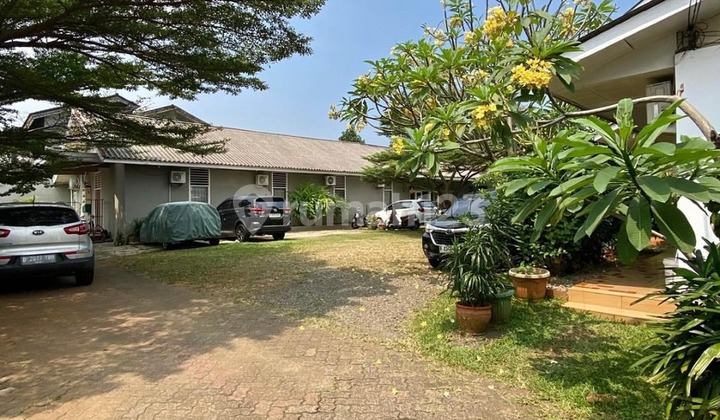 For Sale Kost 1,5 Lantai 32 Kamar, Parkiran Luas