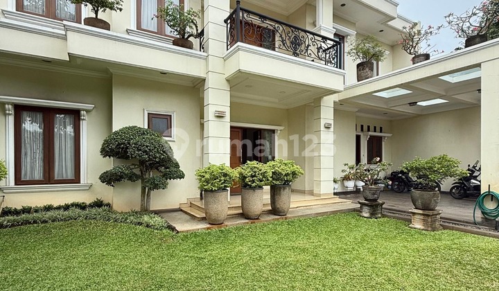 For Sale Ready-to-Occupy House, Semi-Furnished & Corner Position - Veteran 2