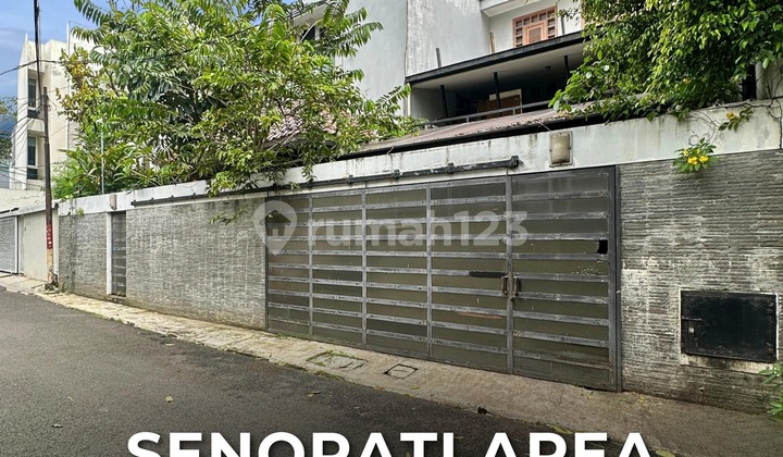 For Sale East-Facing House in a Safe & Comfortable Neighborhood