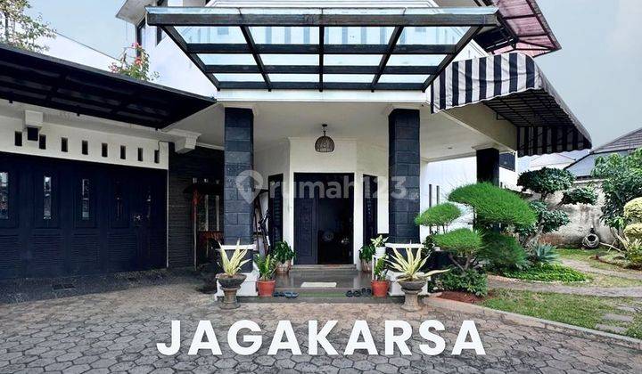 For Sale Rumah Bagus Siap Huni Dengan Halaman Luas, SHM 1