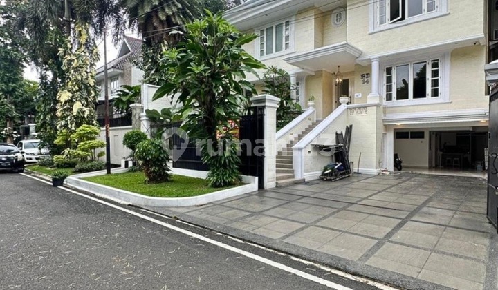 For Rent 2.5-Story House Ready to Live Prime Area Fully Furnished 2