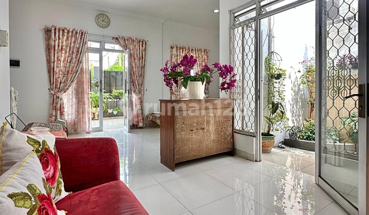 For Sale Rumah Lama Siap Huni Dekat Ke Tol Dalam Kota - Tomang 2