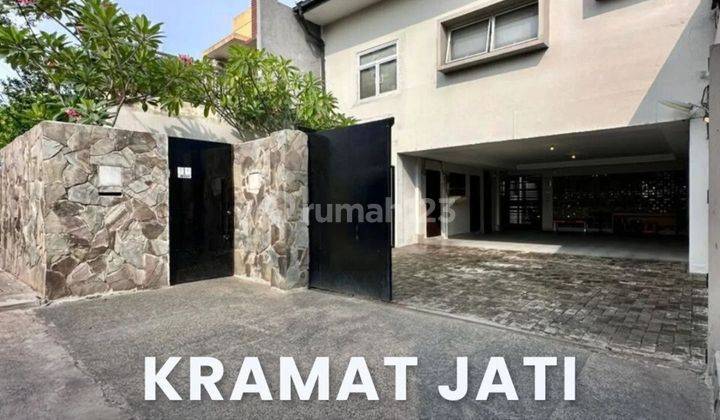 For Sale Rumah Terawat Siap Huni, Lokasi Pinggir Jalan Raya 1