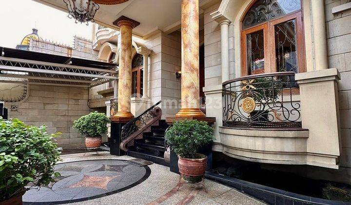 For Sale Luxurious European Classic House 3 Lantai, Bagus, SHM 2