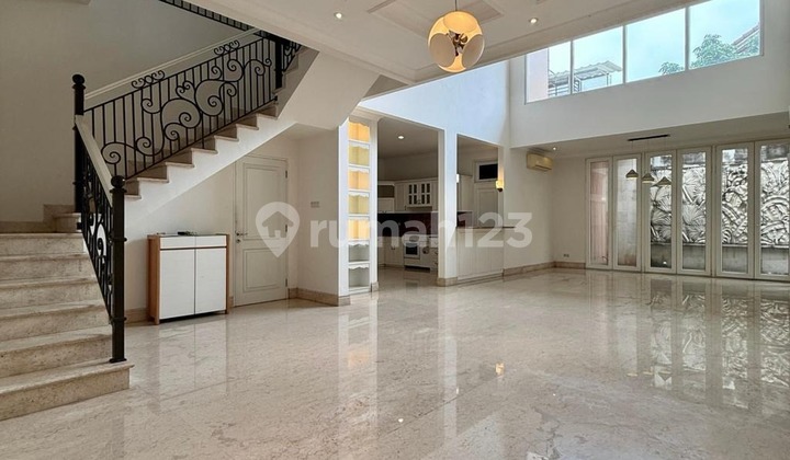 For Sale 2-Story House Ready to Live In, Fronting Park &amp; West Facing 2