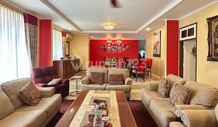 For Sale 2-Story Semi-Furnished House, Wide Street Row 2