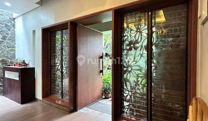 For Sale Rumah 2,5 Lantai Dalam Cluster Semi Furnished di Kebayoran Heights 2