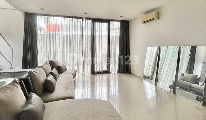 For Sale Rumah 2 Lantai Dalam Cluster, Private Pool 2