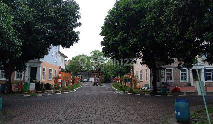 Town House Cantik dan Murah di dekat pintu tol Karawaci 1