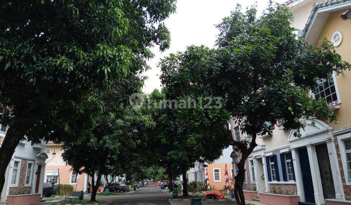 Town House 2 lantai dekat pintu toll Karawaci, siap huni, lengkap dengan isinya 1