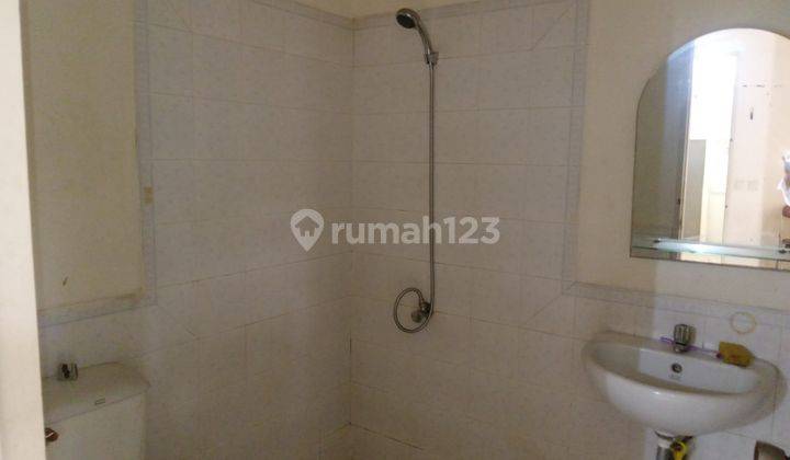 Murah Banget, Town House cantik di dekat toll Karawaci, dijual cepat 9