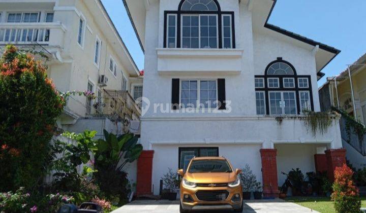 Rumah Cantik dan Siap Huni di lokasi premium Sentul City  1