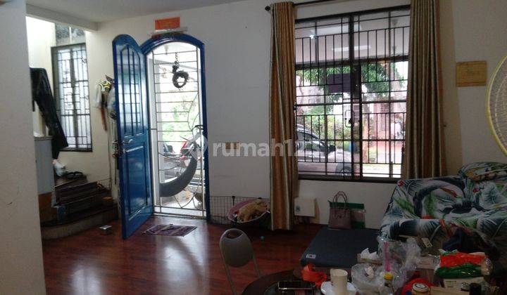 Dijual Cepat! Rumah 2 lantai di lingkungan yang tenang dan asri Lippo Utara 2