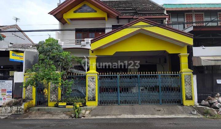 Rumah 2 lantai dengan 6 kamar tidur di Pondok Gede, Bekasi 1