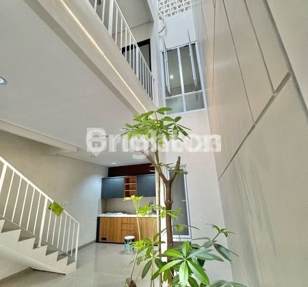 For Sale Rumah 3 Lantai Minimalis di Duri Kepa Siap Huni