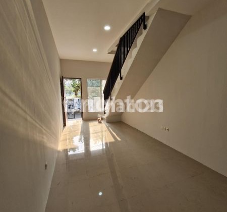 For Sale Rumah Baru Lantai di Duri Kepa Row 2 Mobil Siap Huni