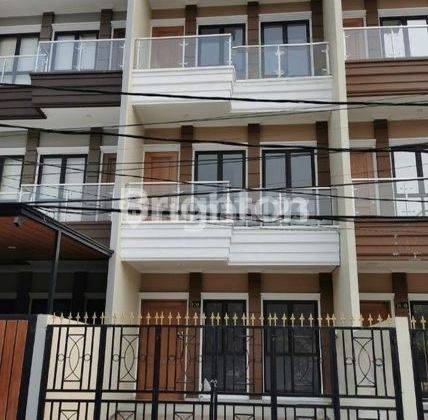 For Sale Ruko 3 Lantai Di Taman Ratu Lokasi Strategis  1