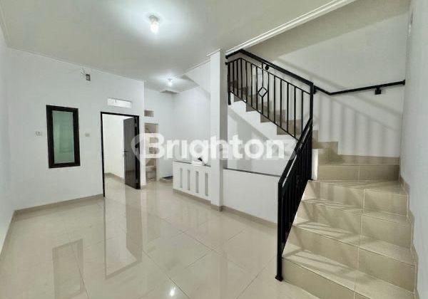 For Sale New 3-Story House in Tanjung Duren, Car Row Street 1