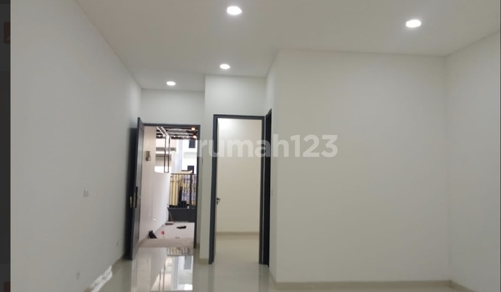 For Sale New House in Metlend Puri Clematis Cluster Ready to Occupancy 2