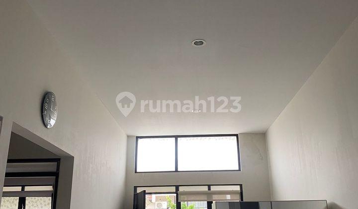 Rumah Baru Minimalis di Kota Baru Parahyangan
