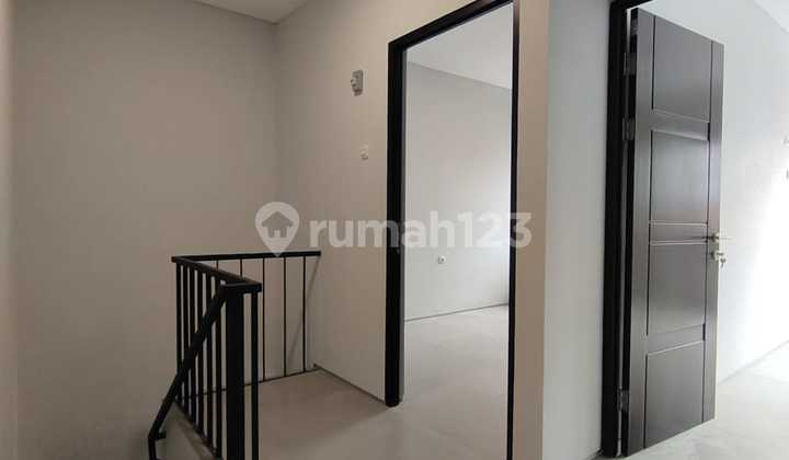 RUMAH BARU! Siap Huni di Sayap Pungkur Tengah Kota Bandung