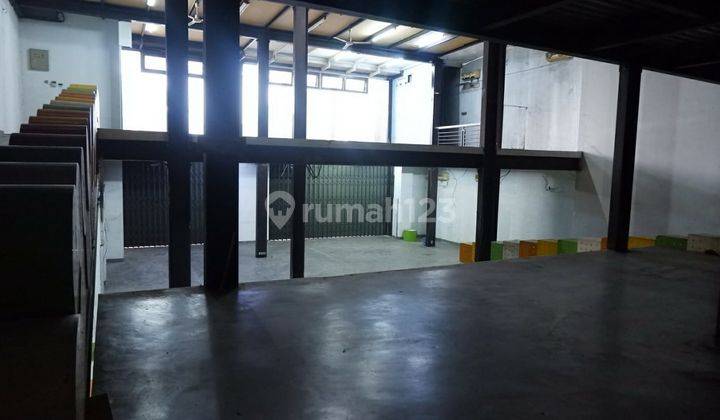 Gedung Ex Kantor Cocok Untuk Gudang Di Lengkong 2