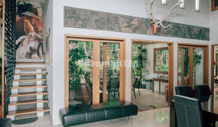 Rumah 3 Lantai Semi Furnished di Resor Dago Pakar Bandung Modern Tropical Contemporer 2