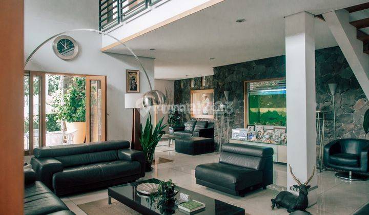 Rumah 3 Lantai Semi Furnished di Resor Dago Pakar Bandung Modern Tropical Contemporer 1