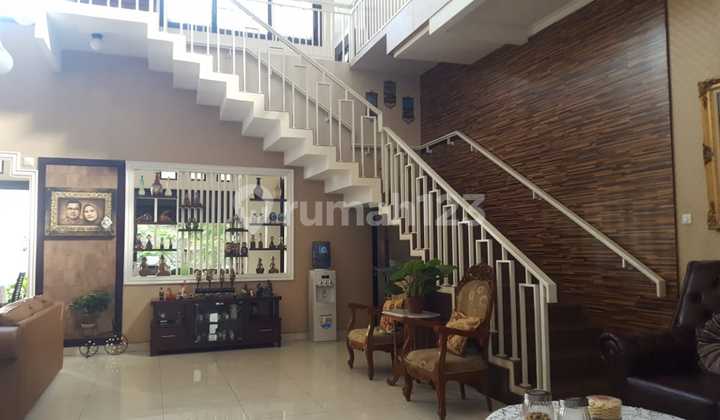 Rumah Mewah Sayap Riau Cocok Untuk Tempat Tinggal Ruang Usaha di Bandung Rumah Mewah Sayap Riau Cocok Untuk Tempat Tinggal Ruang Usaha di Bandung