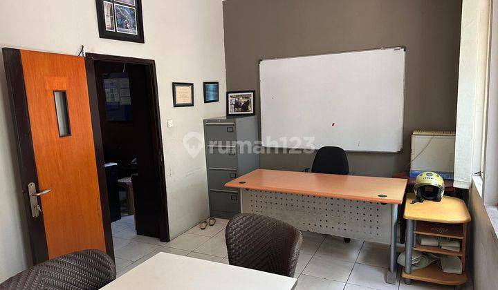 Ruko Hokie 3 Lantai Untuk Usaha di Kota Baru Parahyangan 2