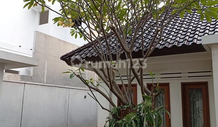 FOR SALE! Rumah Siap Huni daerah Menteng JakPus FOR SALE! Rumah Siap Huni daerah Menteng JakPus