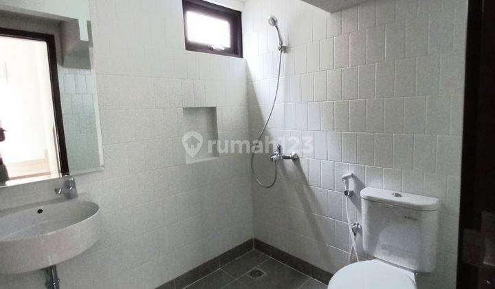 Disewakan rumah baru serah terima kunci di Summarecon bandung 2 Lantai  8