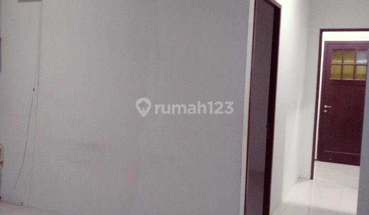Disewakan Rumah Terawat Sangat Strategis cocok untuk kantor di Jalan Sunda Bandung  4