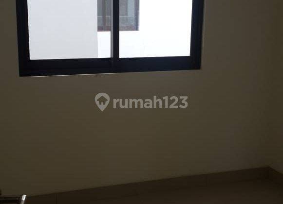 Disewakan Rumah 2 Lantai Baru Siap Huni Summarecon Bandung  2