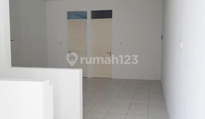 For Rent: 2-Story Shop House Ready for Use, Comfortable, Well-Maintained, Located in Taman Holis Indah 2, Bandung. 2