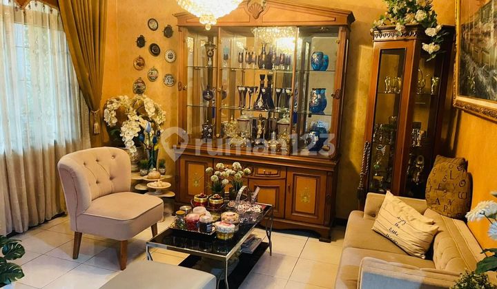 Dijual Rumah 3 Lantai Cantik Modern Minimalis siap Huni Lokasi di Komplek Kiara Sari Asri Bandung