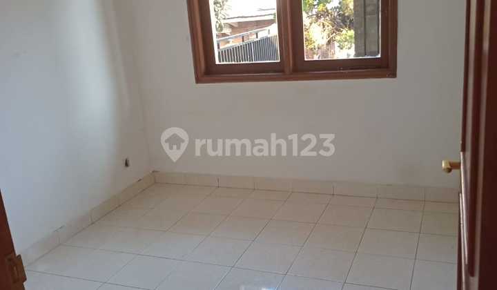 Disewakan Rumah Hunian Lingkungan Nyaman Siap Huni Lokasi di Pondok Hijau Bandung 2