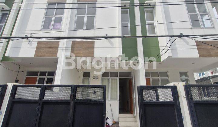 RUMAH 3 LANTAI TAMAN RATU JAKARTA BARAT  1