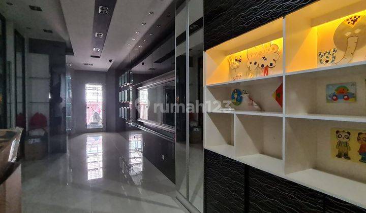 Dijual Rumah d Muara Karang 3 1/2 Lantai , Jakarta Utara uk 10x17 1