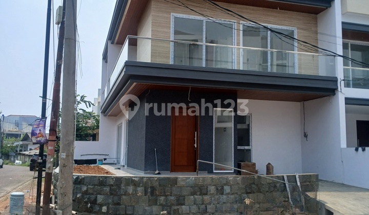 Dijual Rumah Baru di Taman Surya Jakbar