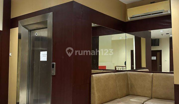 Ruko di Area Taman Surya 3, Gandeng 4 Unit, Kondisi Furnish, Ada Lift, Lokasi Strategis, Siap Pakai 2