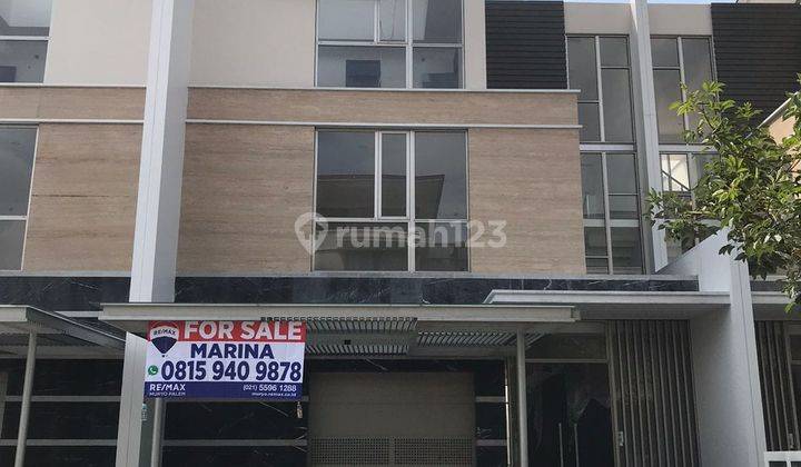 Rumah Minimalis, Mewah, Siap Huni, Terawat, Bagus Dan Rapi di Area Golf Island Pik  1