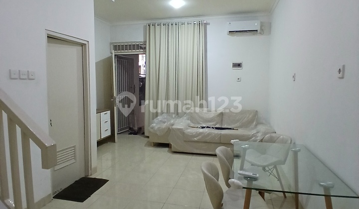 Disewakan Rumah di Taman Surya Park Residence