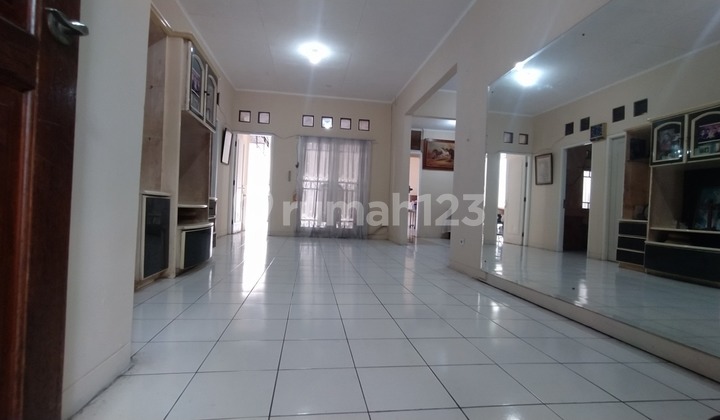 For Sale Old House Building 200m2 In Bsd Nusaloka (lcn) 2