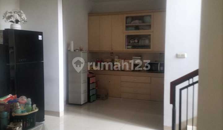 Dijual Rumah Luas 2 Lantai Siap Huni di Villa Melati Mas Vista (Li)